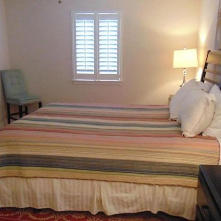 W2 Ocean Walk Resort Upstairs 2 Bed King And Two Twins Next To Back Pool St. Simons Island Exterior photo