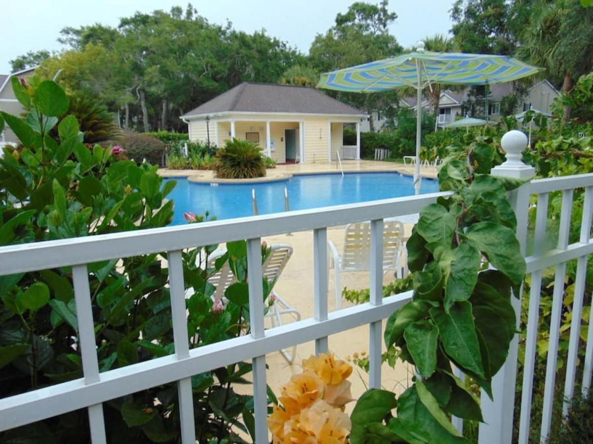 W2 Ocean Walk Resort Upstairs 2 Bed King And Two Twins Next To Back Pool St. Simons Island Exterior photo