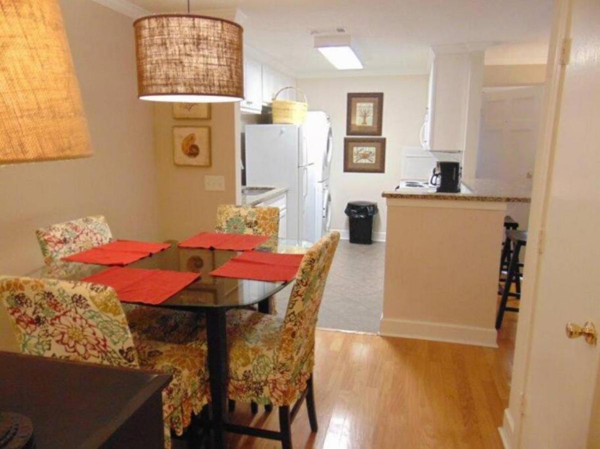 W2 Ocean Walk Resort Upstairs 2 Bed King And Two Twins Next To Back Pool St. Simons Island Exterior photo