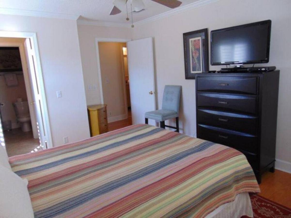 W2 Ocean Walk Resort Upstairs 2 Bed King And Two Twins Next To Back Pool St. Simons Island Exterior photo