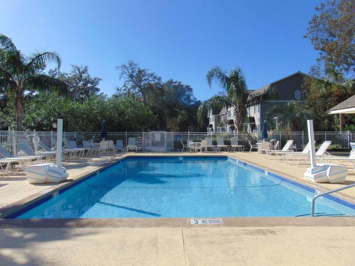 W2 Ocean Walk Resort Upstairs 2 Bed King And Two Twins Next To Back Pool St. Simons Island Exterior photo