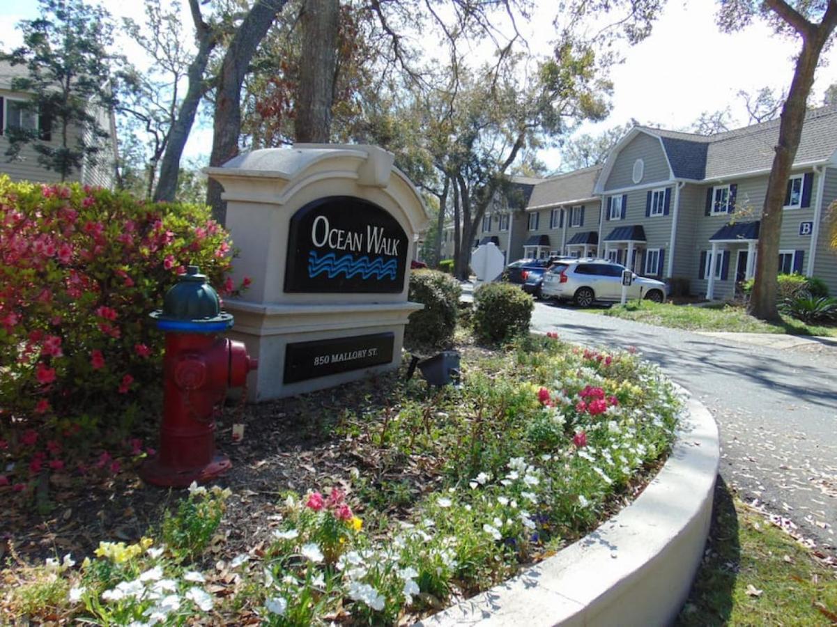 W2 Ocean Walk Resort Upstairs 2 Bed King And Two Twins Next To Back Pool St. Simons Island Exterior photo